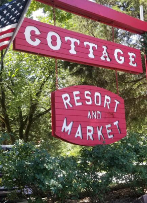 Гостиница The Cottage Resort  Брэнсон